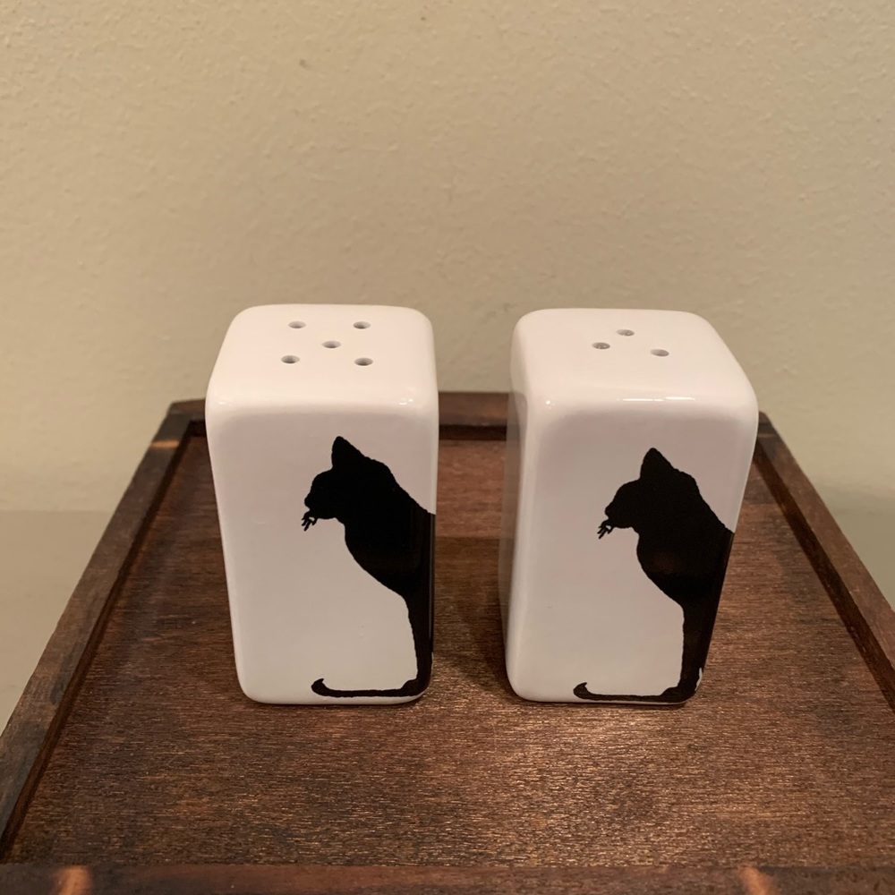 Lenny Mud cat salt and pepper shakers
